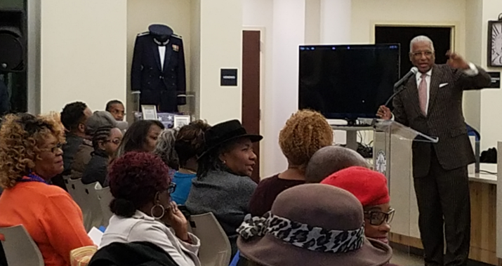 Birmingham Mayor William Bell delivers his “State of the City” address to residents at the Pratt City library. (Ariel Worthy, The Birmingham Times)