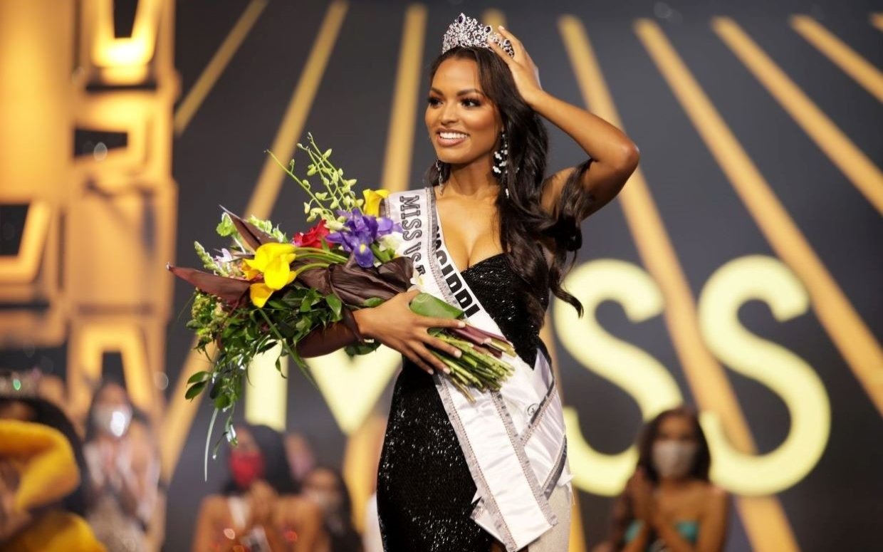 Miss North Dakota Cara Mund Crowned Miss America 2018 - E 