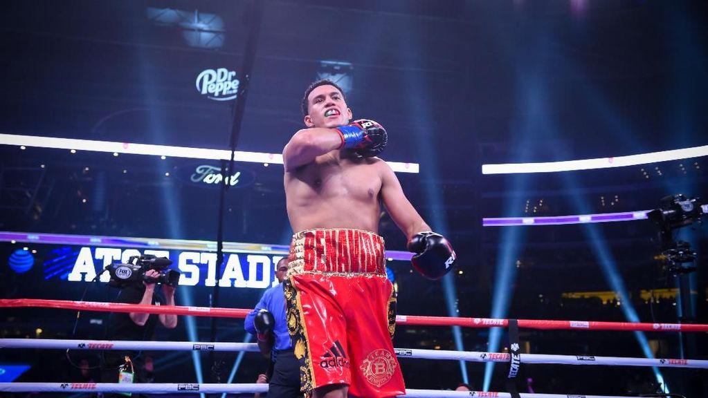David Benavidez does a throat-slash gesture during one of his recent bouts. He will battle last-minute replacement Kyrone Davis on Saturday night. (Valentin Romero) 
