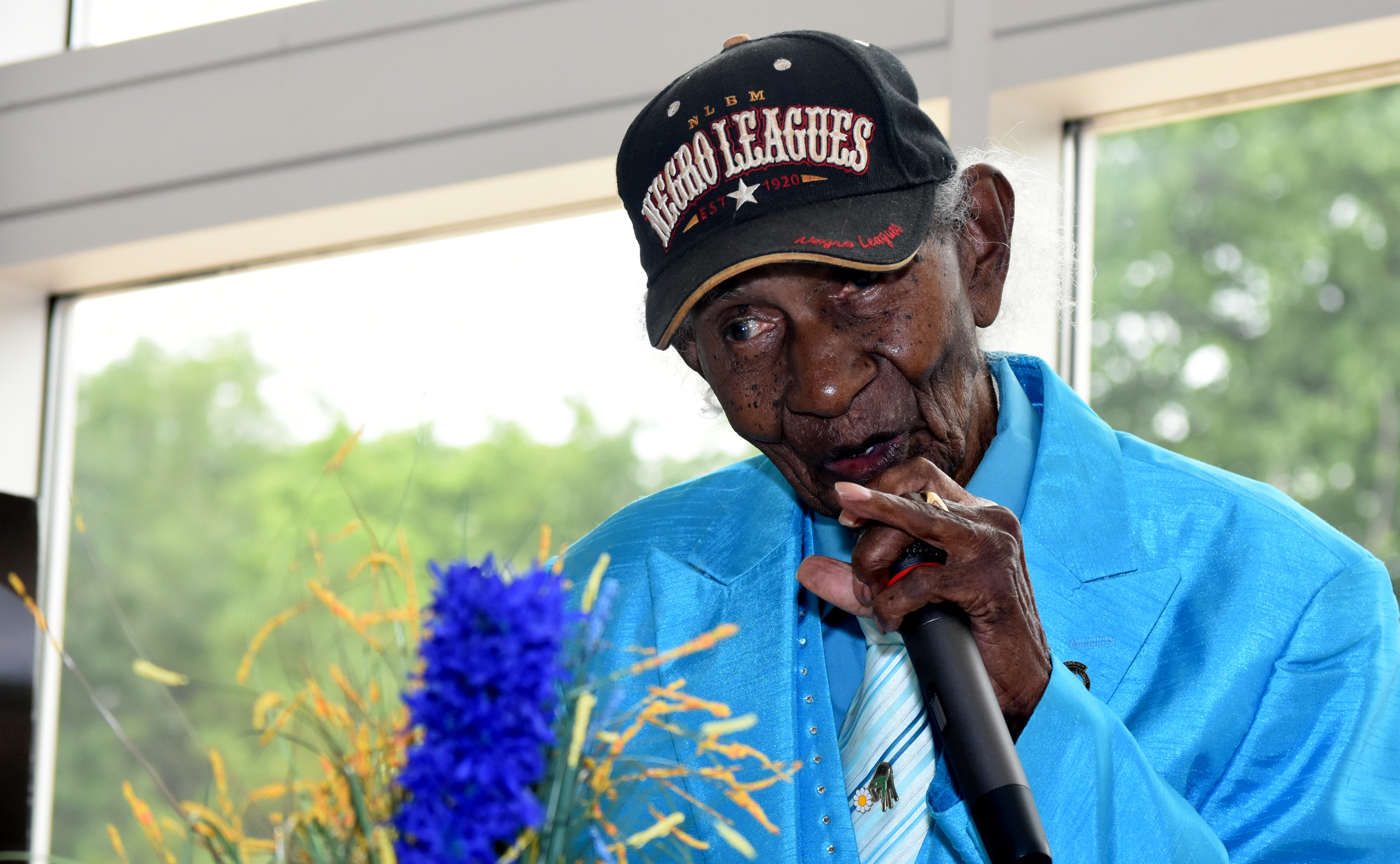 Roosevelt Jackson, 99, the oldest living Negro League baseball player. (Solomon Crenshaw Jr. photo)