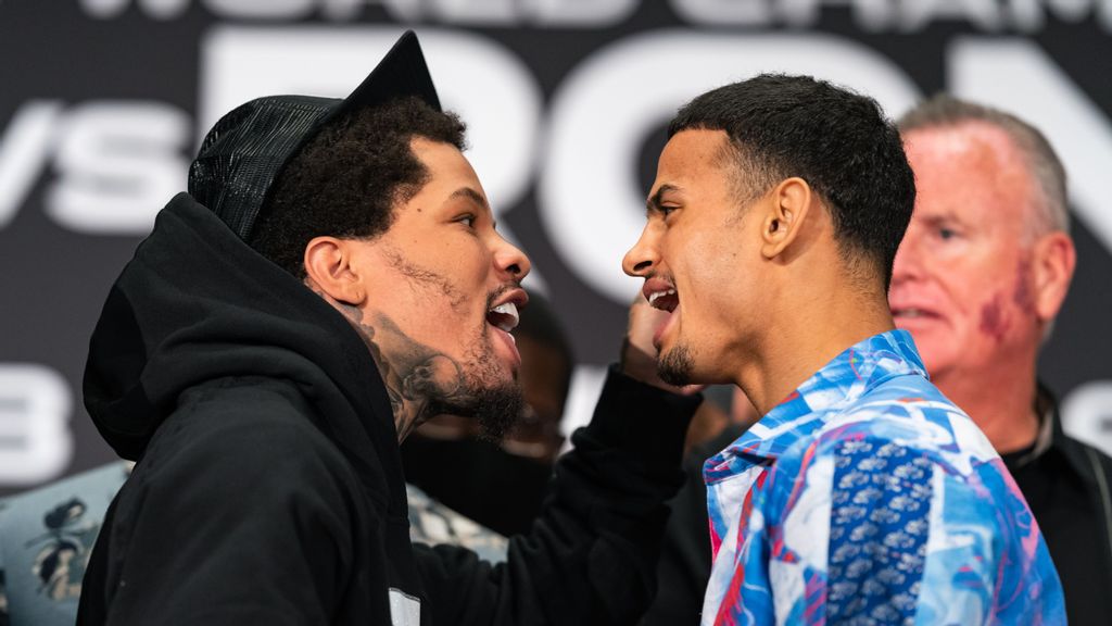 WBA 135-pound champion Gervonta Davis (left) pursues his third knockout in as many title defenses at Barclays Center in Brooklyn in Saturday's clash of unbeatens with Rolando Romero (right). (Stephanie Trapp/TGB Promotions)