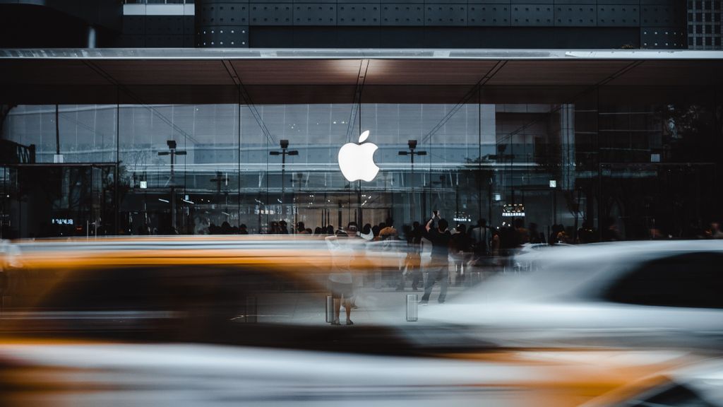 Apple, Inc. (NASDAQ:a href=https://www.Zenger News.com/stock/AAPL#NASDAQAAPL/a)’s third-quarter results Thursday failed to impress Wall Street, and the stock promptly reacted with a a href=https://www.Zenger News.com/analyst-ratings/analyst-color/23/08/33561621/apple-q3-sneaks-past-estimates-on-services-strength-but-stock-drops-as-iphone-ipad-move to the downside/a. Here’s what the Street has to say. PHOTO BY ANDY WANG/UNSPLASH