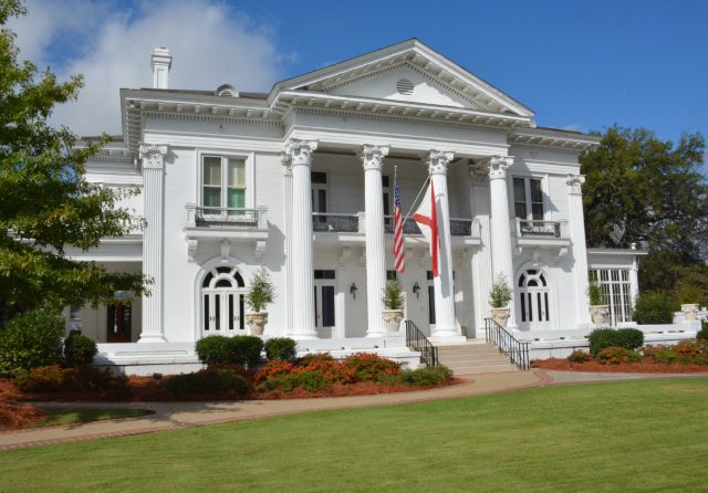Mansion-Front